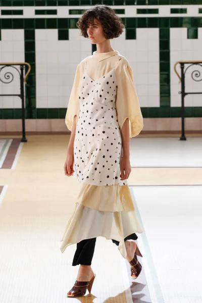 Look 29